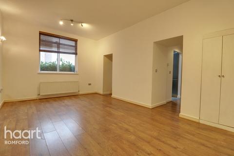 2 bedroom apartment to rent, High Street, ROMFORD