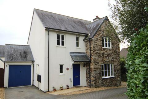 5 Cotehele Close, Callington, PL17 7TP