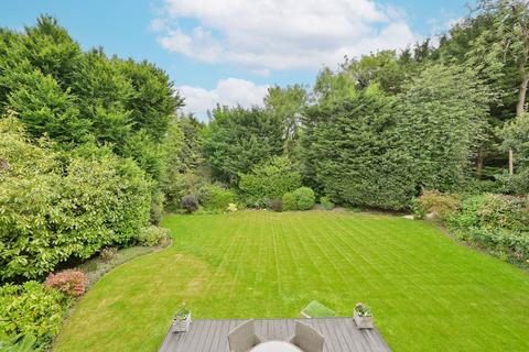 38 Little Potters, Bushey, WD23 4QT