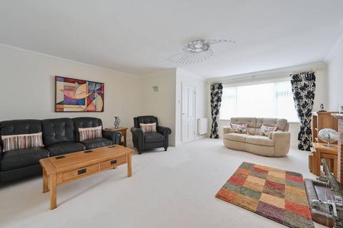 38 Little Potters, Bushey, WD23 4QT