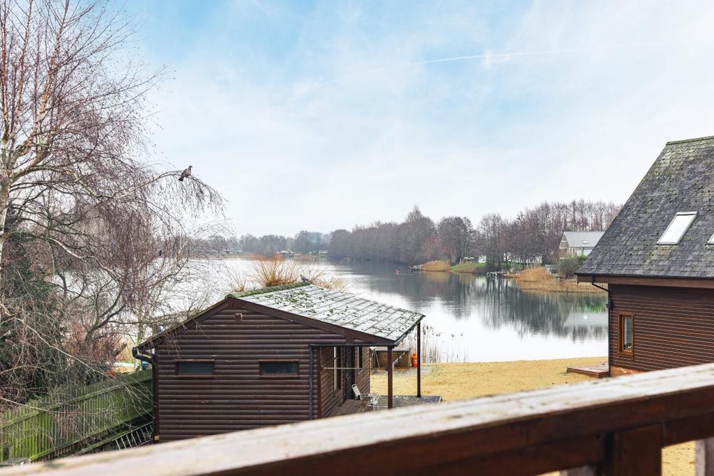 3  Medium  T202505211601.jpeg