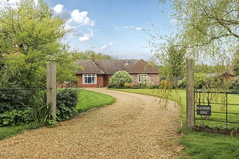 5 bedroom detached bungalow for sale, Property with Annex and Triple Garage - Ingoldsby, Grantham