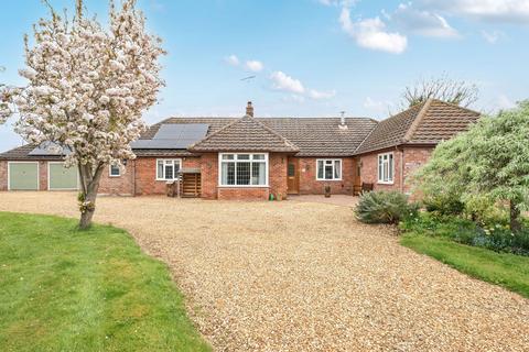 5 bedroom detached bungalow for sale, Property with Annex and Triple Garage - Ingoldsby, Grantham
