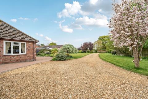 5 bedroom detached bungalow for sale, Property with Annex and Triple Garage - Ingoldsby, Grantham