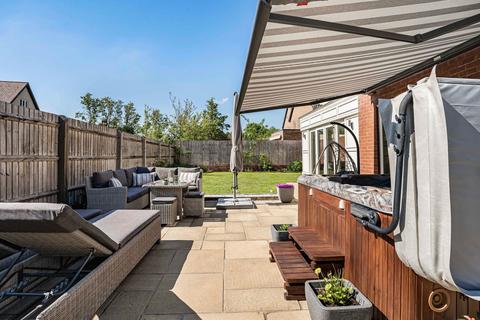 53c Gatcombe, Great Holm, Milton Keynes, MK8 9EA