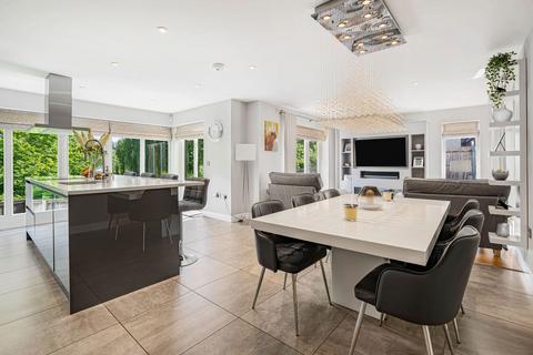 53c Gatcombe, Great Holm, Milton Keynes, MK8 9EA