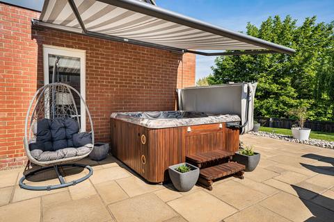 53c Gatcombe, Great Holm, Milton Keynes, MK8 9EA