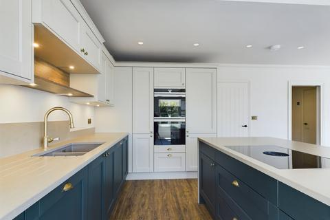 3 bedroom detached house to rent, Appleyard Close, Whitchurch, Aylesbury, Buckinghamshire, HP22 4FX