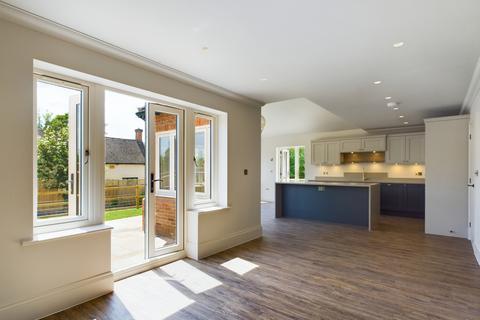 3 bedroom detached house to rent, Appleyard Close, Whitchurch, Aylesbury, Buckinghamshire, HP22 4FX