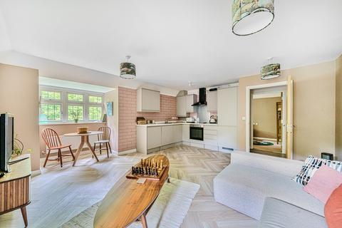 2 bedroom flat for sale, Highcroft Road, Winchester, Hampshire, SO22