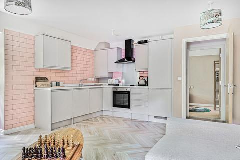 2 bedroom flat for sale, Highcroft Road, Winchester, Hampshire, SO22