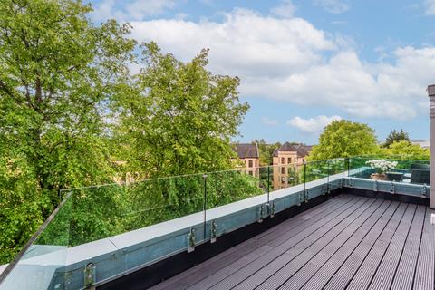 2 bedroom penthouse for sale, Hughenden Road, Flat 3/2, Penthouse, Hyndland, Glasgow, G12 9UF