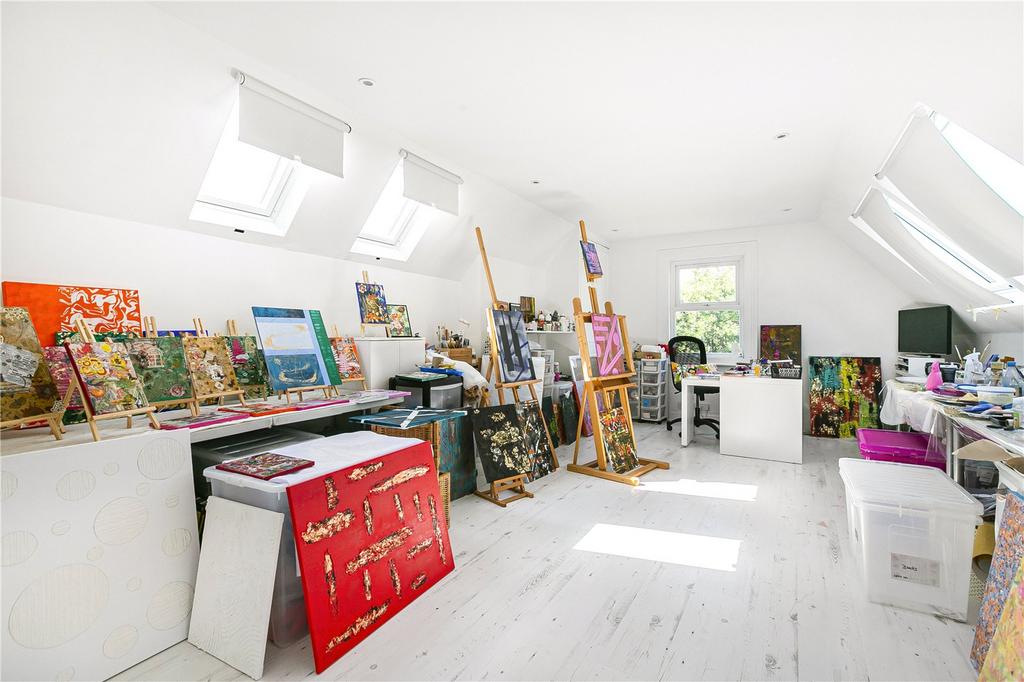 Bedroom/Attic Room