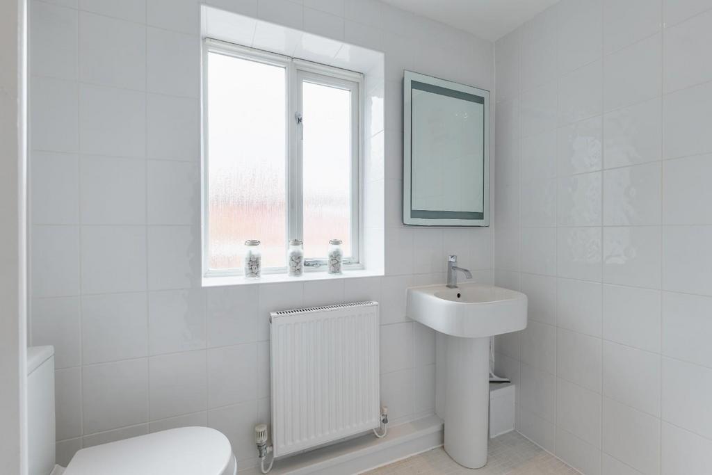 SHOWER ROOM-1.jpg