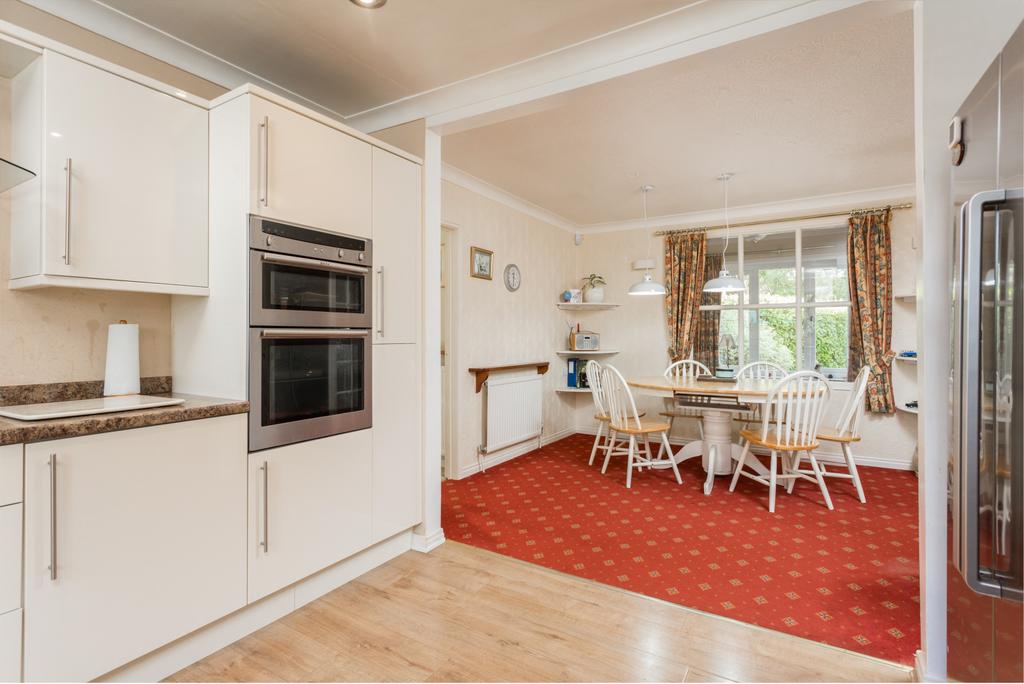 Kitchen/Breakfast rm