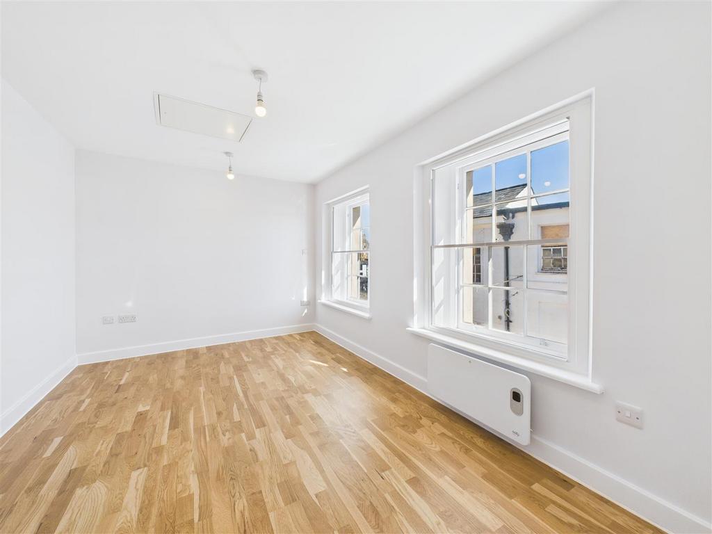 CAM04360 G0-PR0042-STILL031.jpg