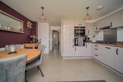 9 Babington Close, Bowerhill, Melksham, SN12 6ZA