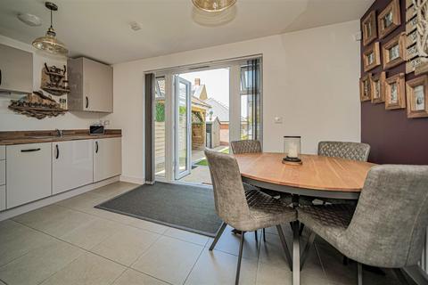 9 Babington Close, Bowerhill, Melksham, SN12 6ZA