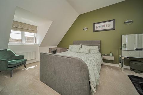 9 Babington Close, Bowerhill, Melksham, SN12 6ZA