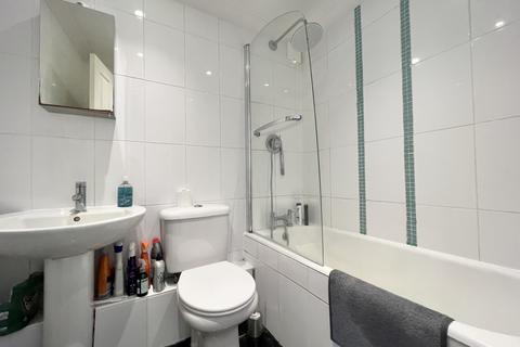 1 bedroom flat to rent, Osborne Court, 79 Osborne Road, Farnborough, GU14