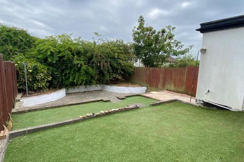 3 bedroom semi-detached house for sale, Alandale Road, Bradley, Huddersfield