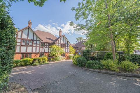 2 bedroom flat for sale, Avenue Road, Dorridge, B93