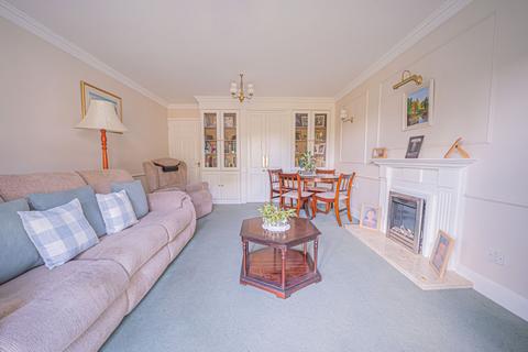 2 bedroom flat for sale, Avenue Road, Dorridge, B93