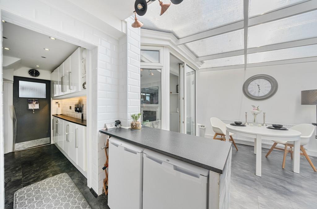Open Plan Kitchen Diner Dean Ewe Move Cheam and Sut