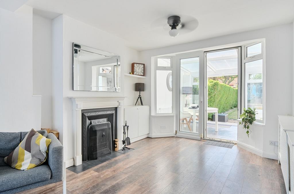 Open Plan Lounge Diner Dean Ewe Move Cheam and Sutt