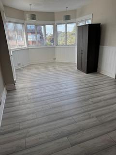 1 bedroom flat to rent, West Cliff Gardens, Bournemouth, BH2