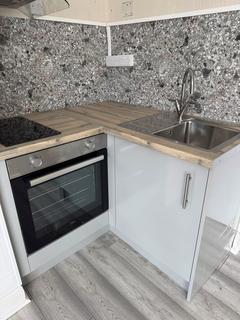 1 bedroom flat to rent, West Cliff Gardens, Bournemouth, BH2