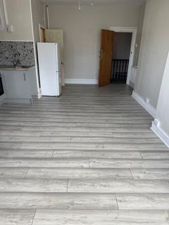 1 bedroom flat to rent, West Cliff Gardens, Bournemouth, BH2