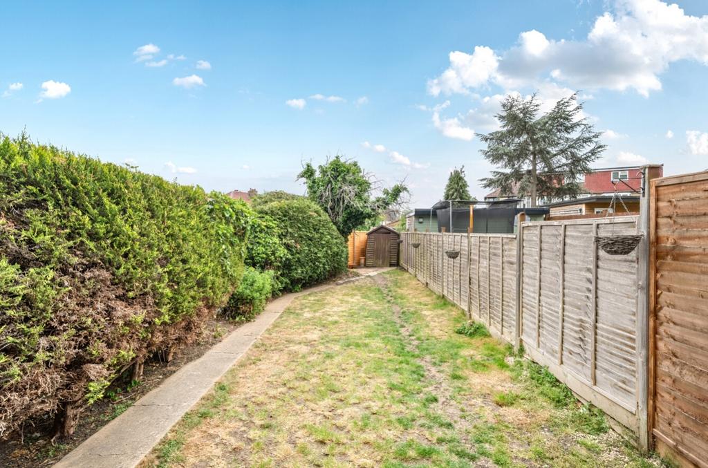 Garden dean ewemove cheam and sutton