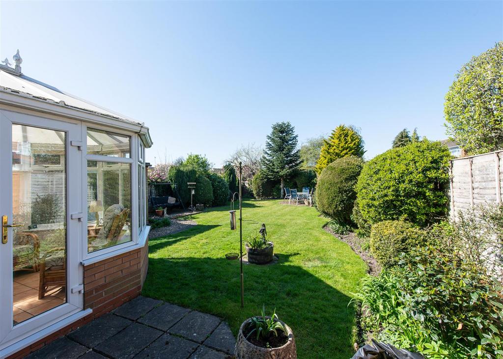 4 Shop Lane-garden.jpg