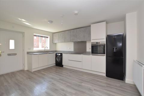 3 bedroom semi-detached house for sale, Little Wood Crescent, Wakefield, West Yorkshire