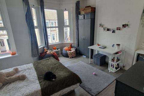 undefined, Flat 2, 20 Tewkesbury Street