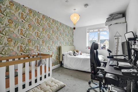 2 bedroom flat for sale, Oakwood Crescent