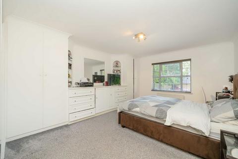 3 bedroom flat for sale, Sunningfields Road, London NW4