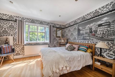 undefined, Whitgift Avenue, South Croydon, CR2