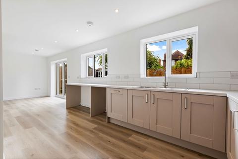 2 bedroom detached bungalow for sale, Elliott Drive, Leicester  LE3