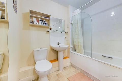 undefined, Victoria Road, North Acton