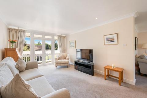 2 bedroom flat for sale, Killasser Court, Tadworth KT20