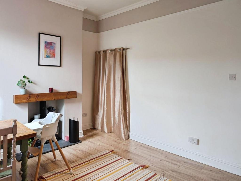 1a1b5a7f-Dining 20 Room.jpg