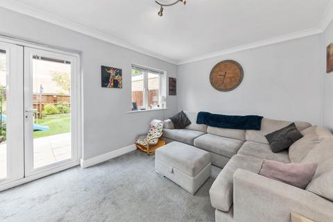 8 Barnack Grove, Royston, SG8 5HQ