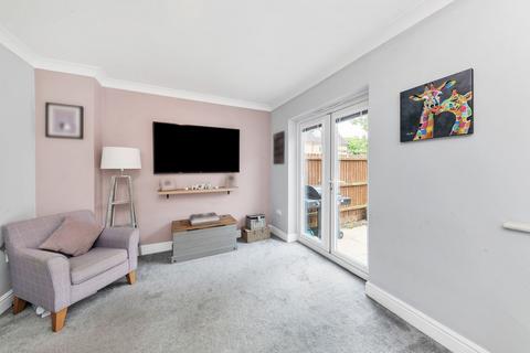 8 Barnack Grove, Royston, SG8 5HQ