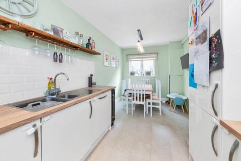 8 Barnack Grove, Royston, SG8 5HQ