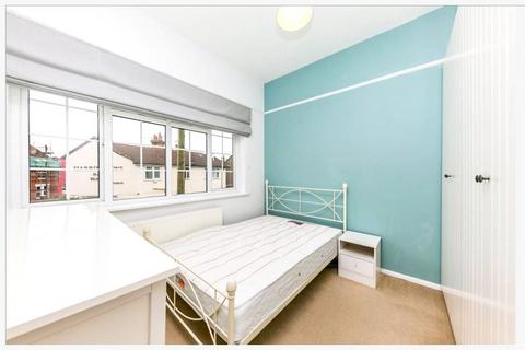 2 bedroom maisonette for sale, Denzil Road, Guildford, Surrey