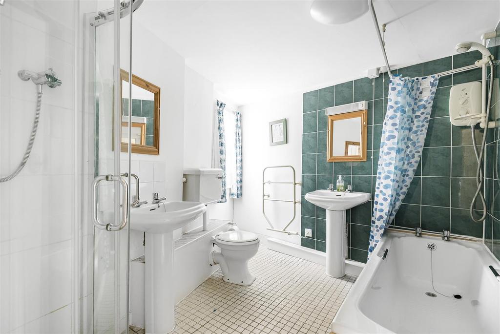 Bathroom.jpg