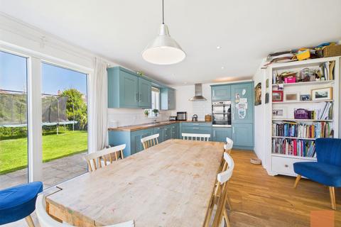 2 Bethan View, Perranporth, TR6 0FB