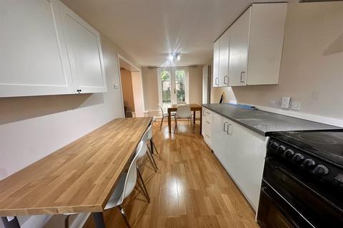 6 bedroom detached house to rent, Perrin Street, Headington, Oxford, OX3
